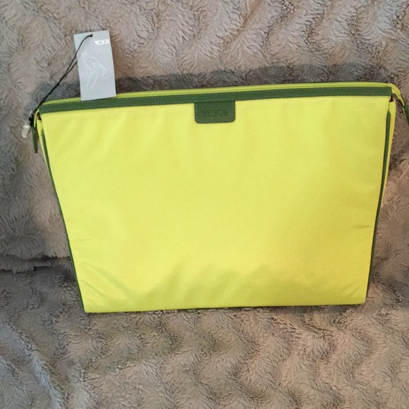 tumi computer sleeve